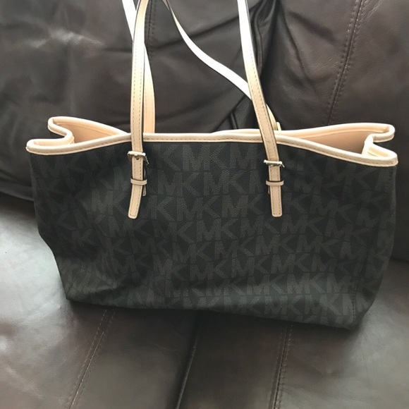 SOLD ❌ NWOT Michael Kors Jet Set Medium Brown Tote - Picture 2 of 5